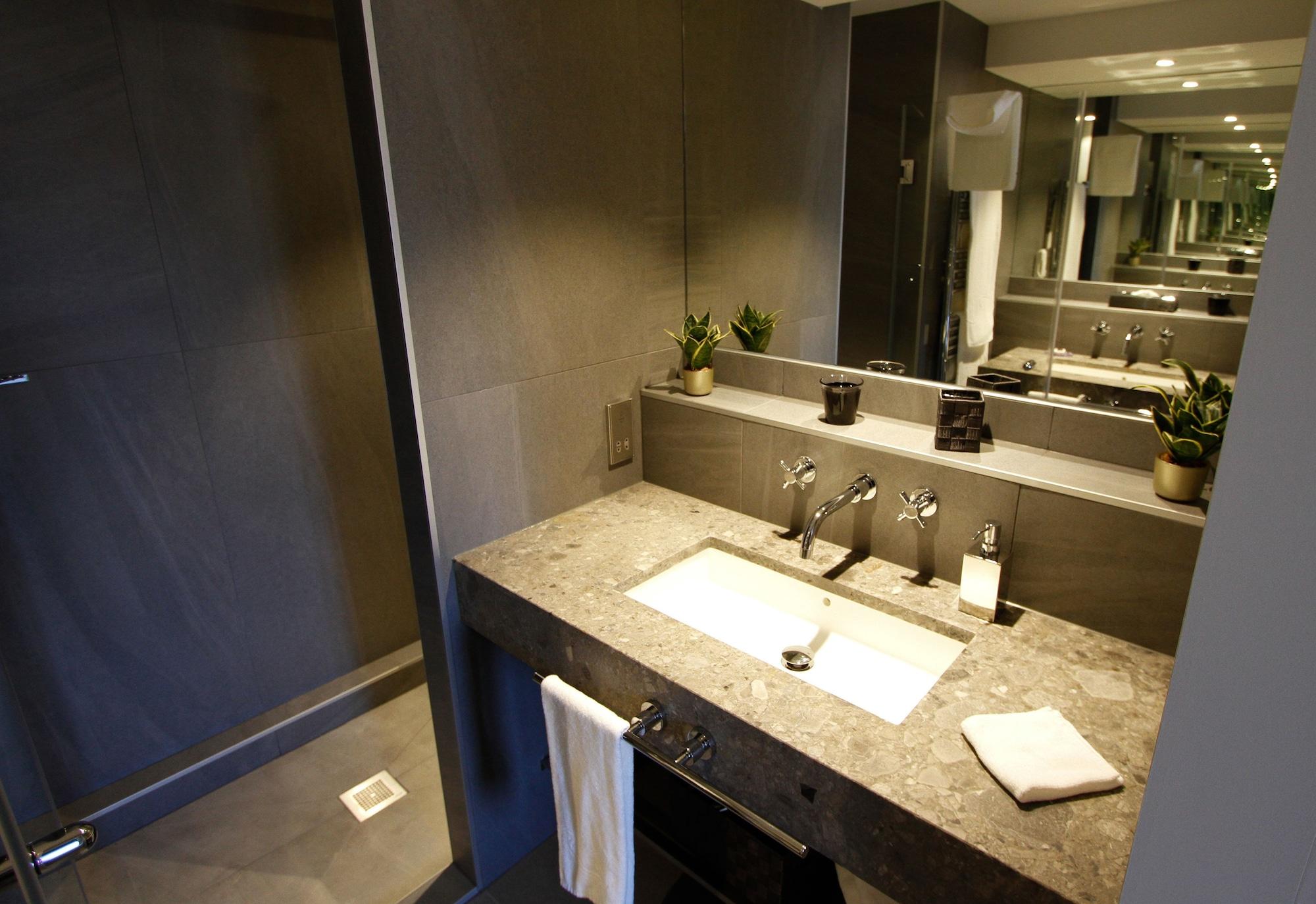 Pavillon Regent Petite France Hotel สตราสบูร์ก ภายนอก รูปภาพ Bathroom