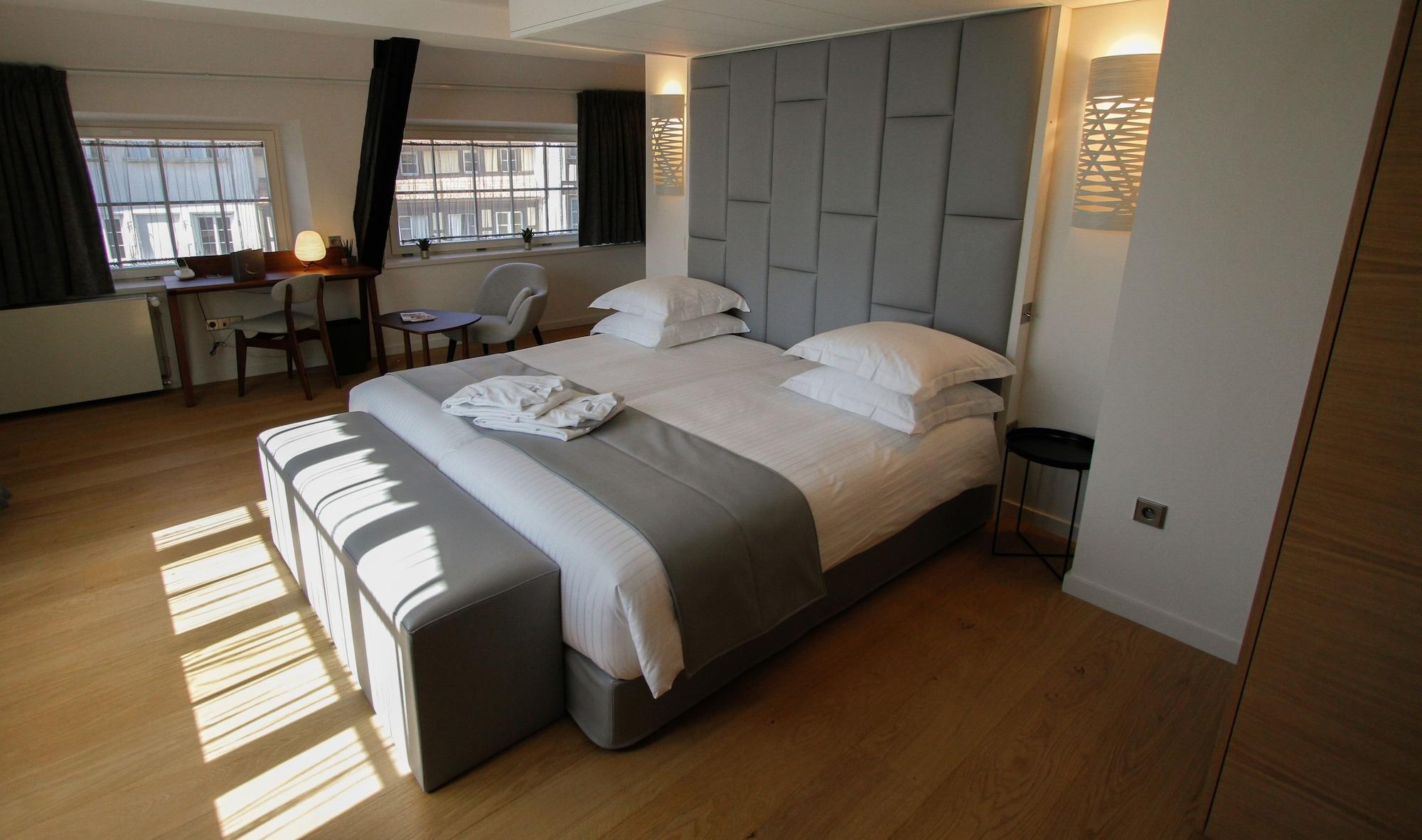 Pavillon Regent Petite France Hotel สตราสบูร์ก ภายนอก รูปภาพ A bedroom at the hotel